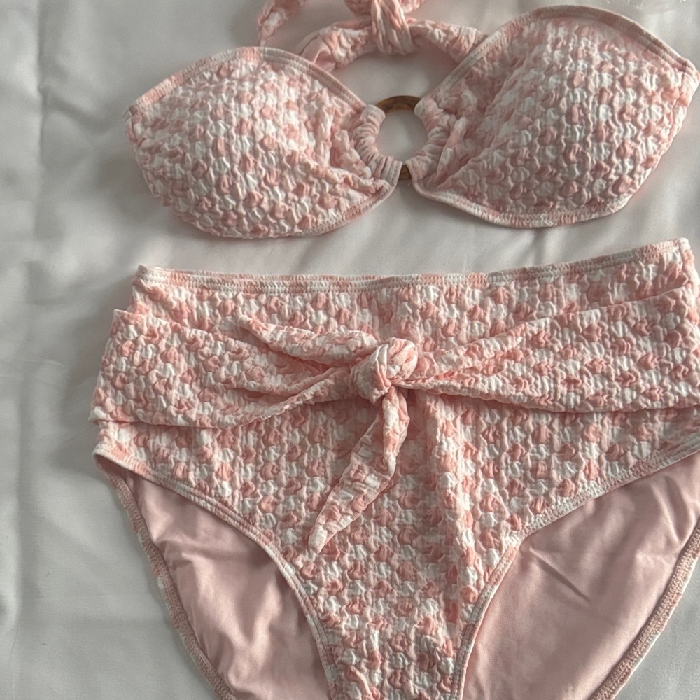 New Never Worn  pink and white Textured Bikini Set